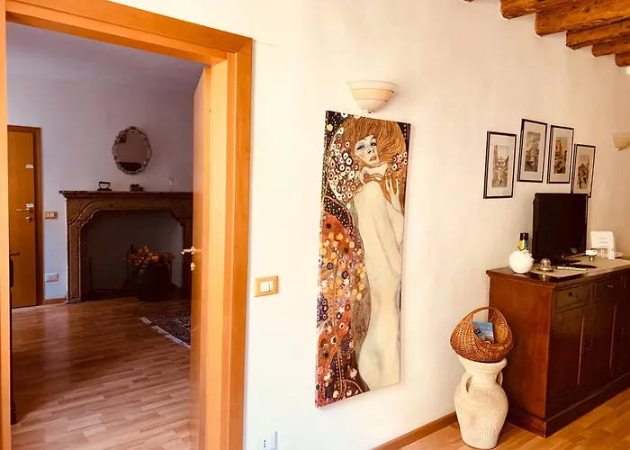 Grimaldi San Marco & Castello Apartman Velence