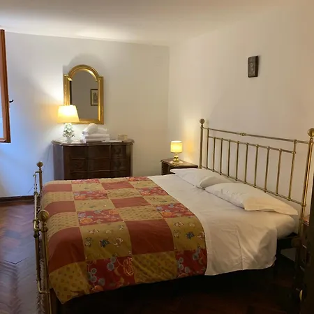 Grimaldi San Marco & Castello Apartament