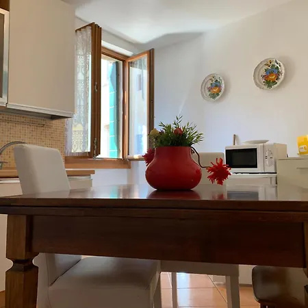 Grimaldi San Marco & Castello Apartment *