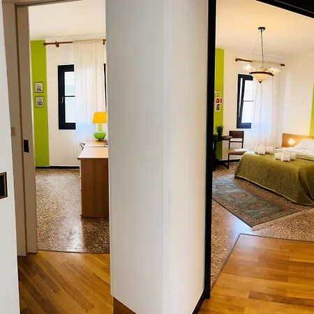 Grimaldi San Marco & Castello Apartment